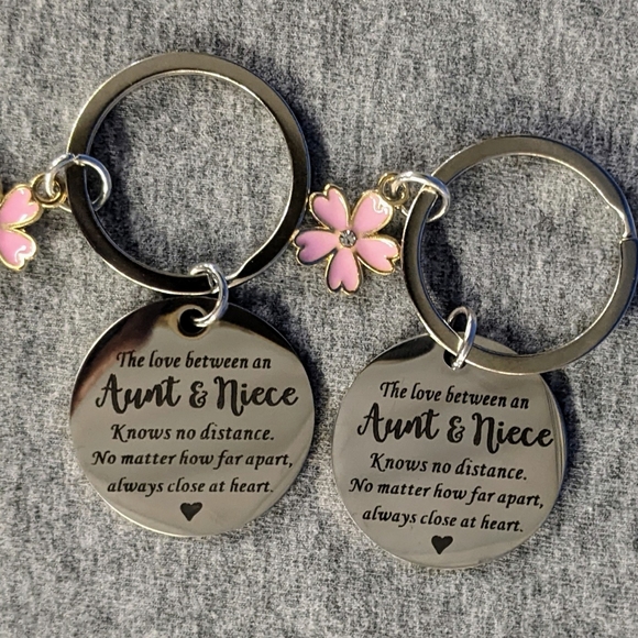 Other - NEW The love between an Aunt and Niece keychain necklace bracelet round button